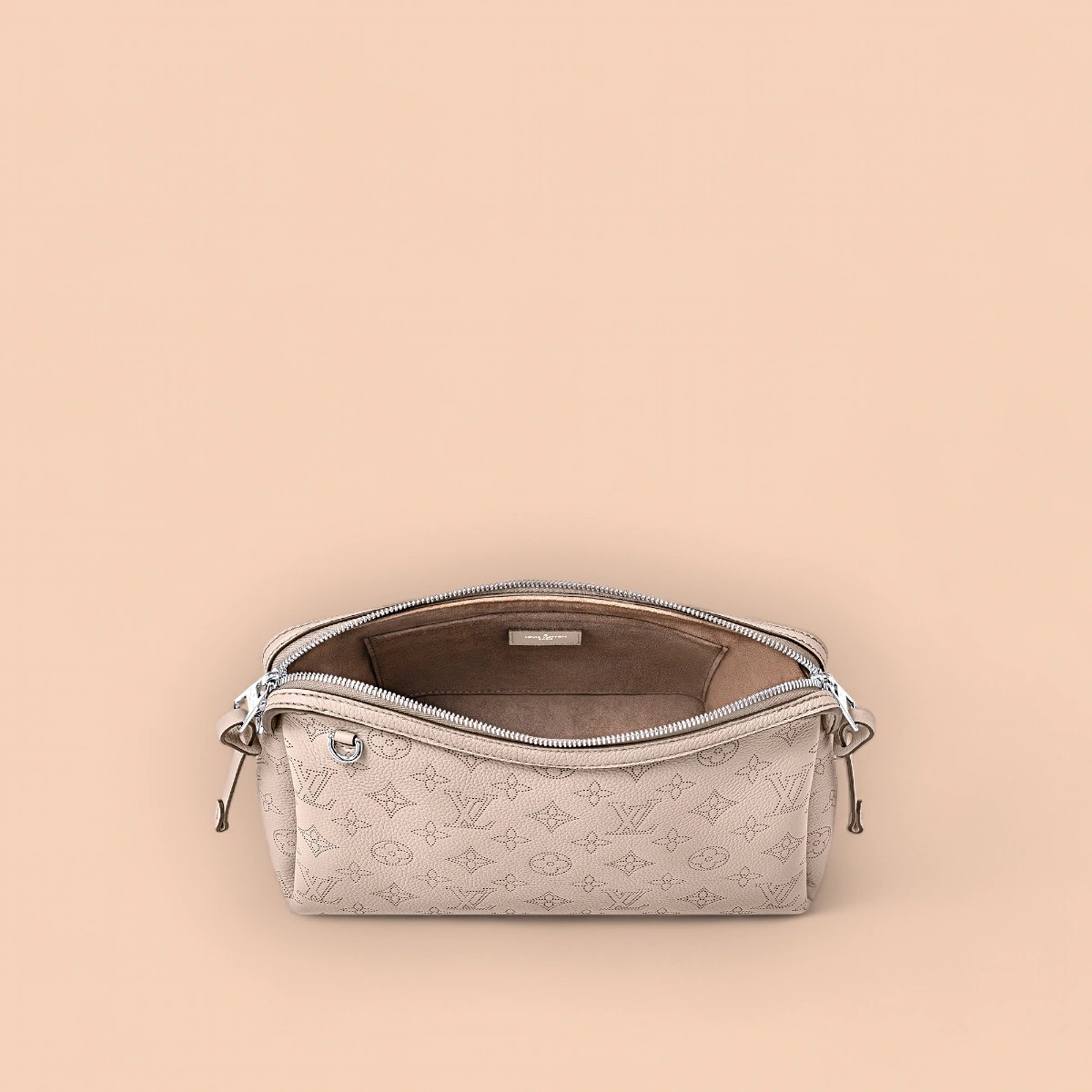 LV Hand It All PM Mahina小牛皮 鏈條包 斜揹包-M24255