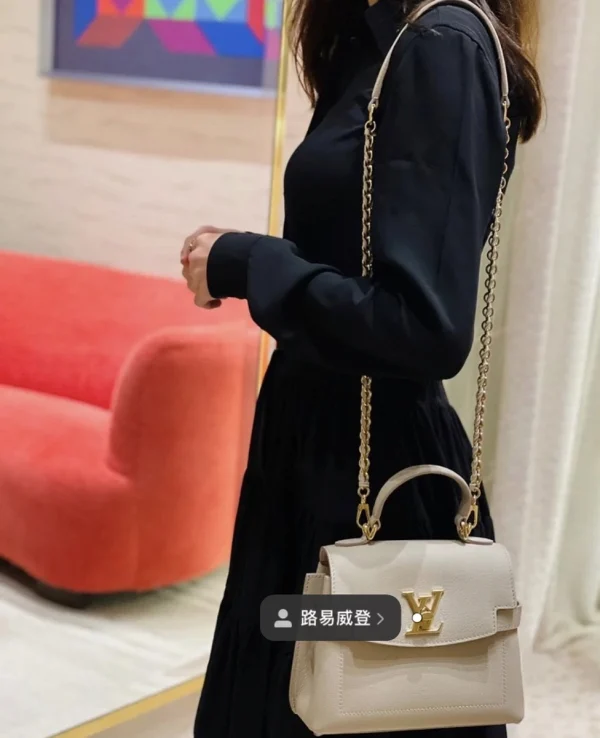 LV LockMe Ever Mini 鏈條 斜挎 斜揹包-M21052：圖片 7