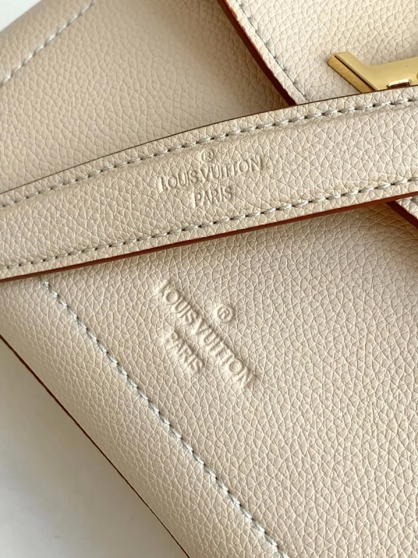 LV LockMe Ever Mini 鏈條 斜挎 斜揹包-M21052：圖片 14