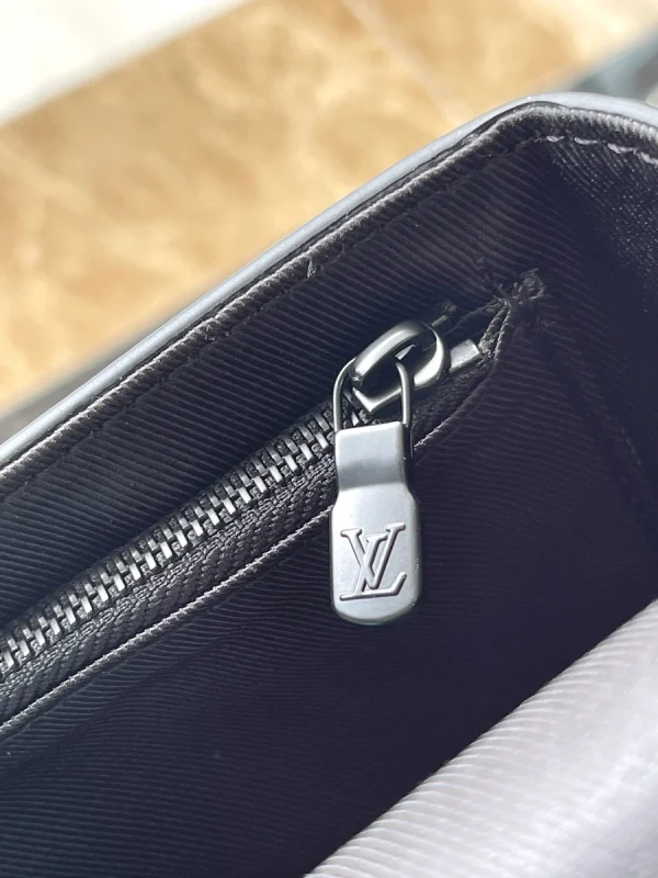 LV Steamer Monogram epi可穿戴式郵差男包-M11496：圖片 9