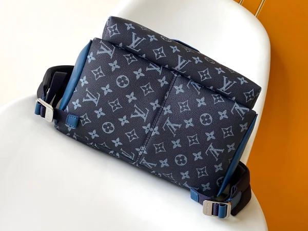 LV Discovery PM Monogram  旅行雙肩背包-M11590：圖片 10