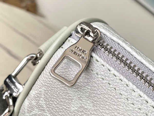 LV Keepall Bandoulière 25 Monogram Gradient 波斯頓系列 旅行包-M11591：圖片 8