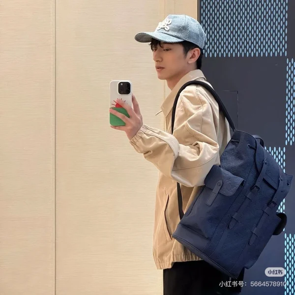LV Christopher MM Taurillon 牛皮 旅行 雙肩背包 背包-M11688：圖片 2