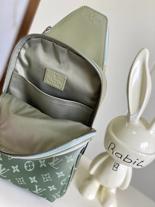 LV Avenue Monogram 男胸包 斜揹包-M11702：圖片 9