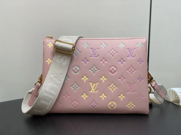 LV Coussin PM 鏈條 手拿-M11726：圖片 6