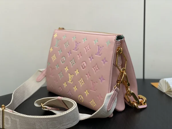 LV Coussin PM 鏈條 手拿-M11726：圖片 5