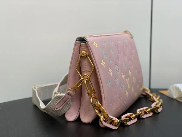 LV Coussin PM 鏈條 手拿-M11726：圖片 4