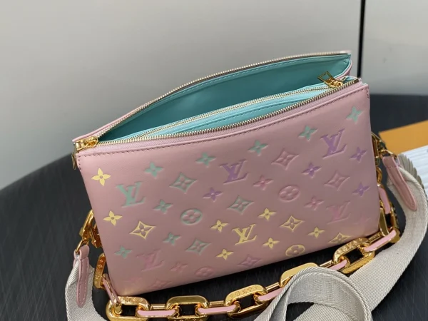 LV Coussin PM 鏈條 手拿-M11726：圖片 15