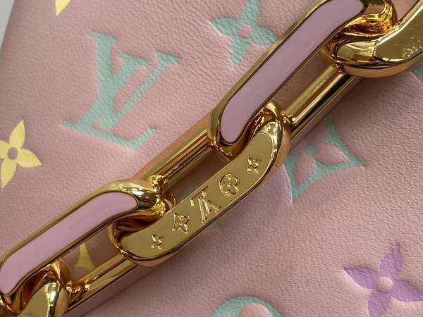 LV Coussin PM 鏈條 手拿-M11726：圖片 12