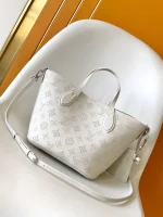 LV Blossom PM Mahina 鏤空雕花 水桶包-M11842：圖片 4
