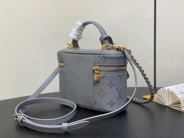 LV 2024 秋冬時裝秀系列Vanity Chain Pouch 化妝盒 化妝袋-M12427：圖片 10