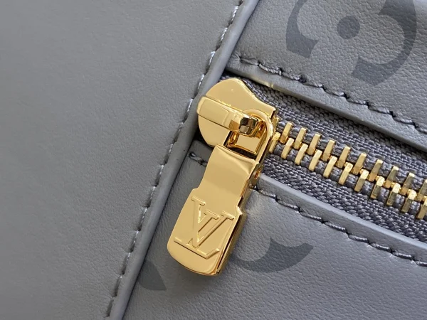 LV 2024 秋冬時裝秀系列Vanity Chain Pouch 化妝盒 化妝袋-M12427：圖片 16