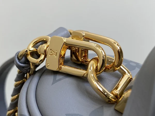 LV 2024 秋冬時裝秀系列Vanity Chain Pouch 化妝盒 化妝袋-M12427：圖片 15