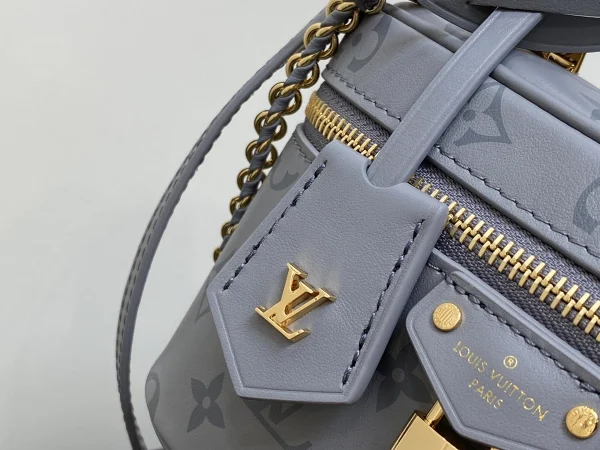 LV 2024 秋冬時裝秀系列Vanity Chain Pouch 化妝盒 化妝袋-M12427：圖片 12