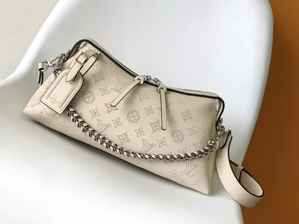 LV Hand It All PM Mahina小牛皮 鏈條包 斜揹包-M24255：圖片 2