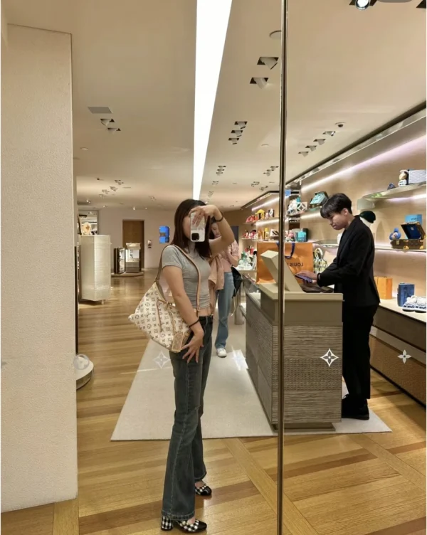 LV CarryAll PM 媽咪購物包-M24707：圖片 3