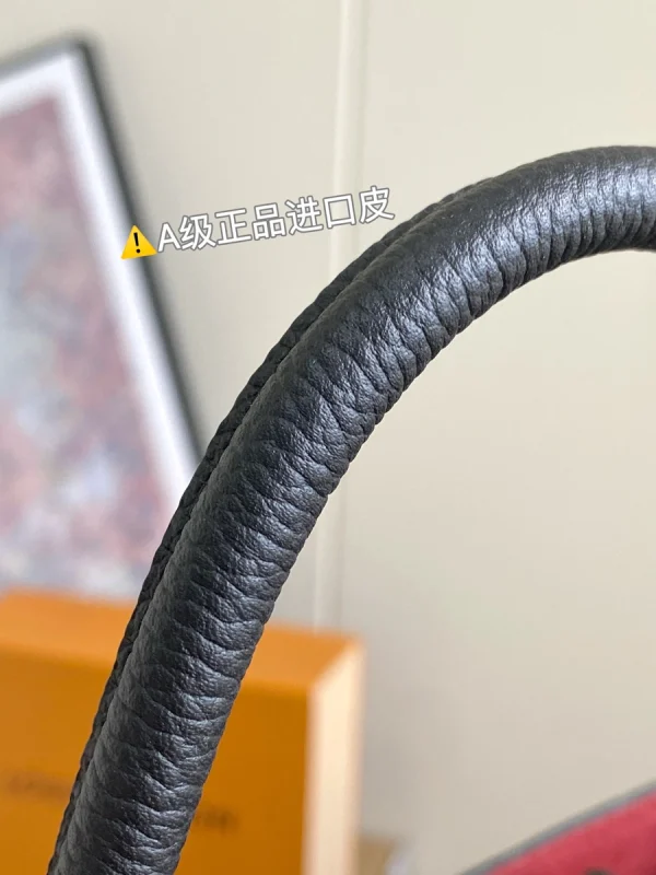 LV OnTheGo GM Monogram epi 義大利牛皮手腕托特包-M45945：圖片 15