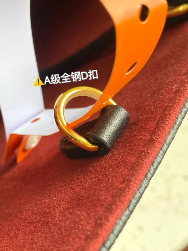 LV OnTheGo GM Monogram epi 義大利牛皮手腕托特包-M45945：圖片 10