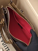 LV OnTheGo East West Monogram手提包 肩帶托特包-M46653：圖片 35