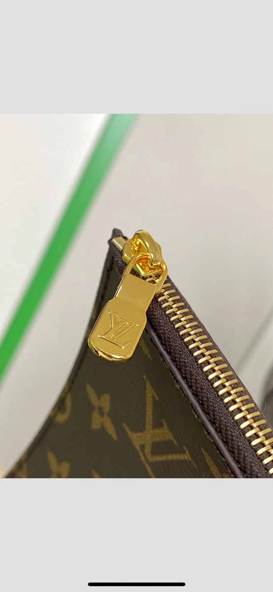 LV Atlantis GM Monogram 購物包袋-M46817 20 LV Atlantis GM Monogram 購物包袋-M46817