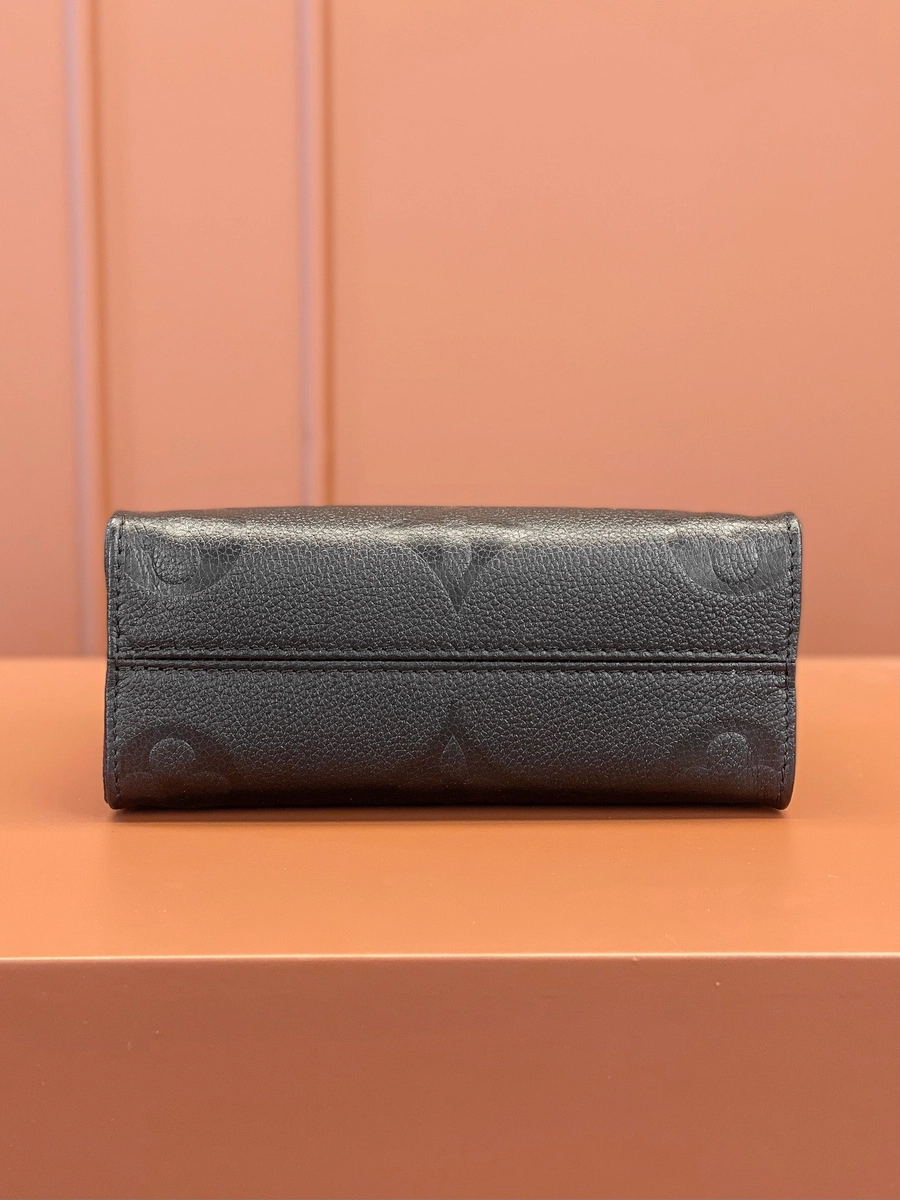 LV OnTheGo BB Monogram EPI 托特包購物包包-M46993 12 LV OnTheGo BB Monogram EPI 托特包購物包包-M46993