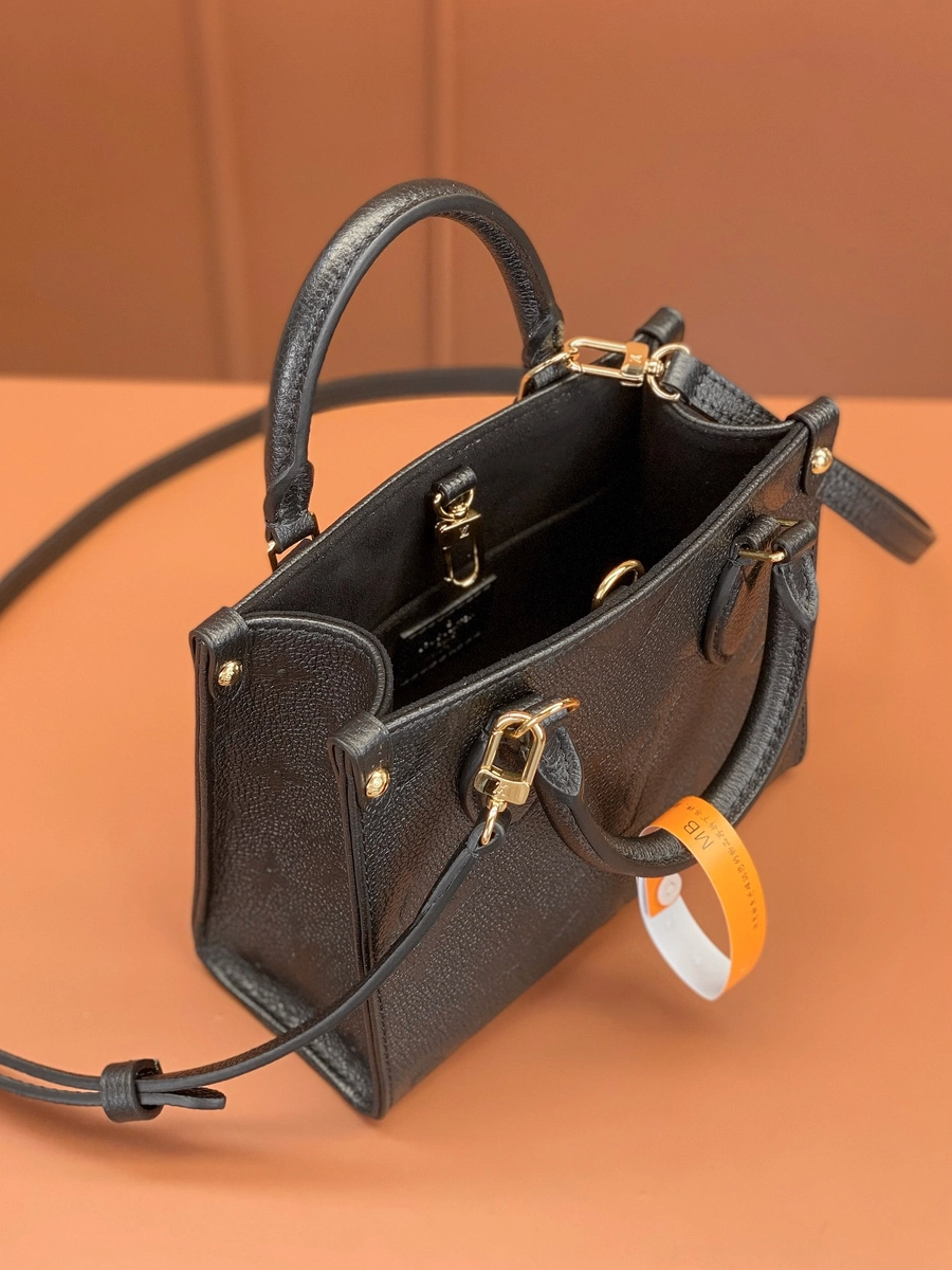 LV OnTheGo BB Monogram EPI 托特包購物包包-M46993 6 LV OnTheGo BB Monogram EPI 托特包購物包包-M46993