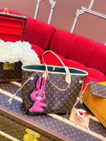 LV Neverfull PM Monogram 兔子貼章  購物托特包包-M47200：圖片 5