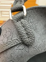 LV Bella 黑色打孔花 雙手提托特包包-M59200：圖片 23