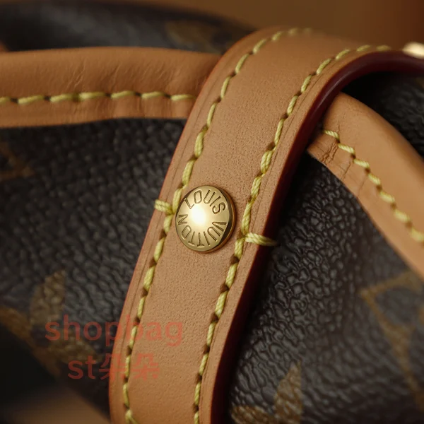 高仿 LV Fold Me Pouch Monogram 隨身包-M80874：圖片 14