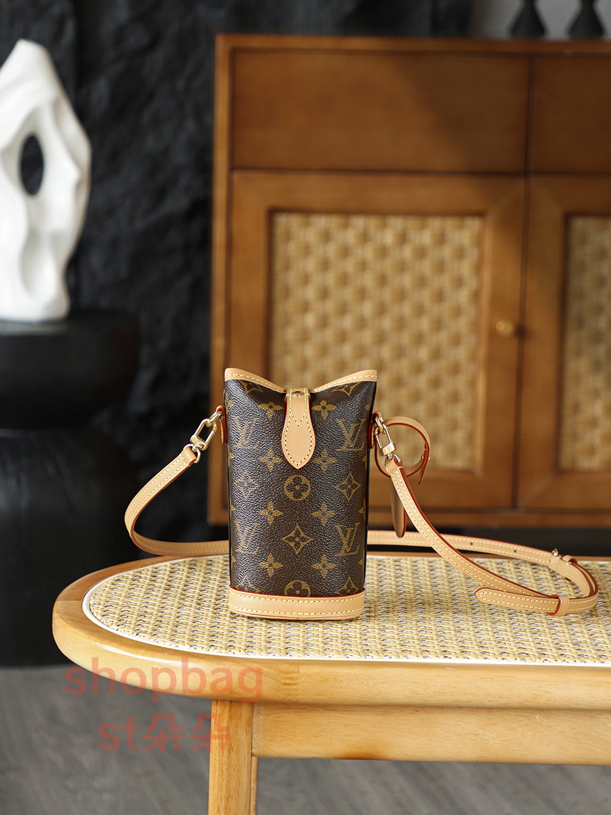 高仿 LV Fold Me Pouch Monogram 隨身包-M80874 3 高仿 高仿精品LV官網 Fold Me Pouch Monogram 隨身包-M80874 實拍照片