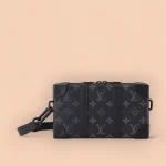 LV Soft Trunk 男士可穿戴式 郵差包-M69838