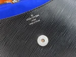 LV Buci Epi 斜背袋-M59386：圖片 10