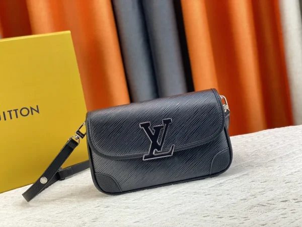 LV Buci Epi 斜背袋-M59386：圖片 3