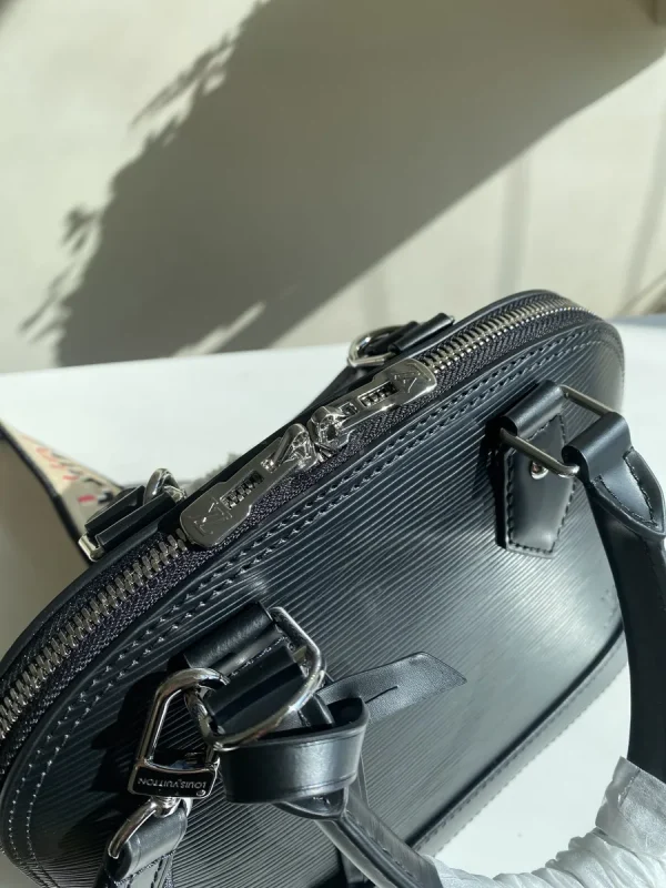 LV Alma BB Epi 貝殼包 -M59217：圖片 6