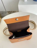 LV Cluny Mini EPI 提花肩帶包包-M58931：圖片 9