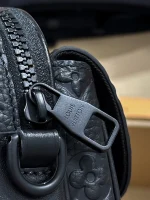 LV S Lock 男士壓花郵差包-M58489：圖片 22