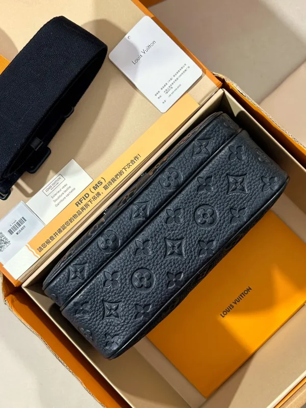 LV S Lock 男士壓花郵差包-M58489：圖片 9