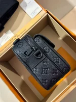 LV S Lock 男士壓花郵差包-M58489：圖片 15