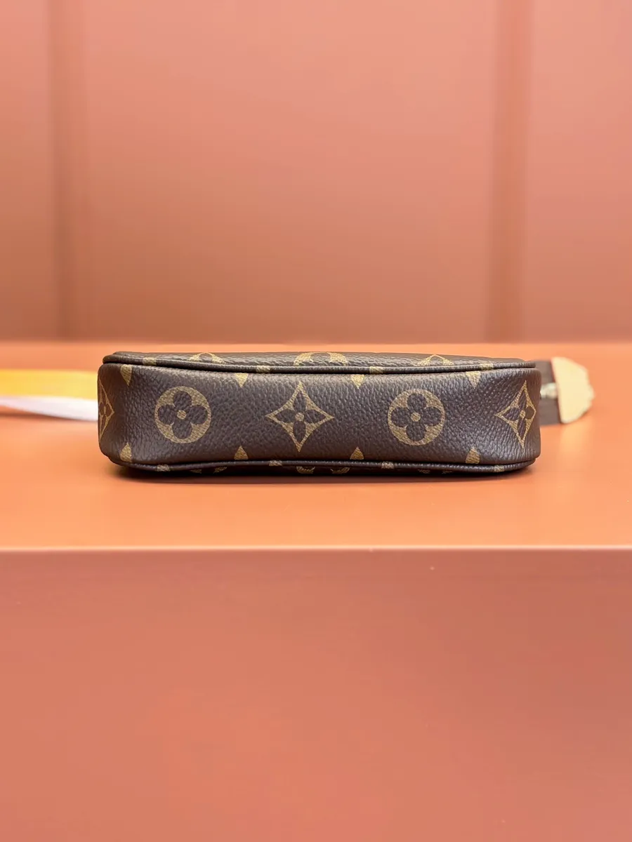 LV Mini Pochette Accessoires Monogram 三合一麻將包-M58009 9 LV Mini Pochette Accessoires Monogram 三合一麻將包-M58009