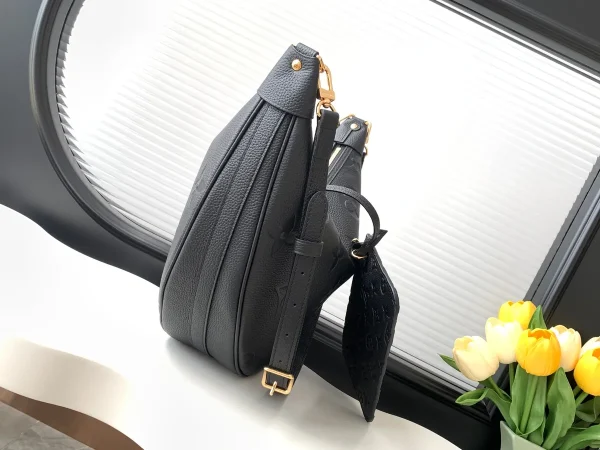 LV Loop Hobo Monogram epi 腋下鏈條包包-M46725：圖片 3