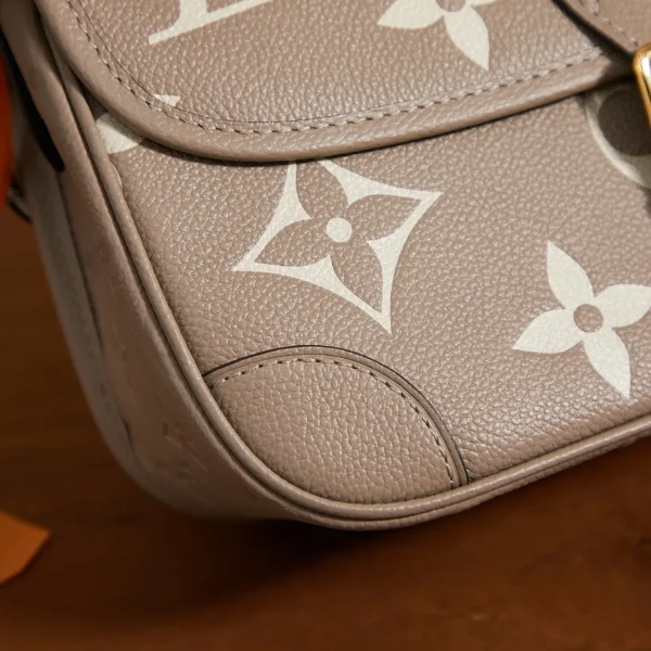 LV Diane Monogram epi 長形包包包-M46583：圖片 8
