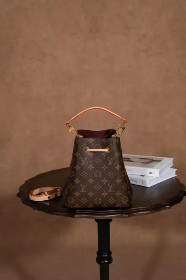 LV Néonoé BB Monogram 小水桶包包-M46581：圖片 11