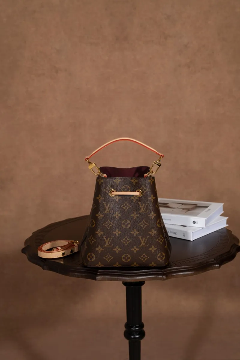 LV Néonoé BB Monogram 小水桶包包-M46581 11 LV Néonoé BB Monogram 小水桶包包-M46581
