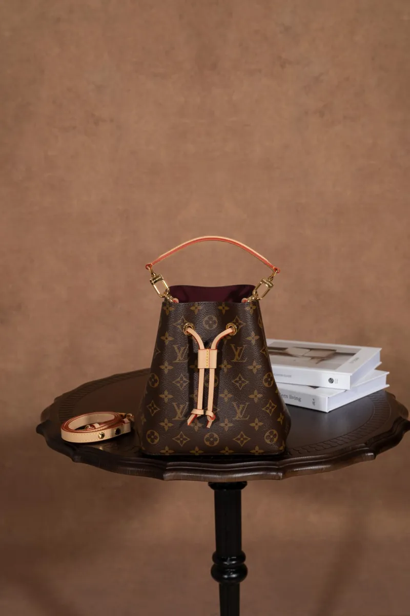 LV Néonoé BB Monogram 小水桶包包-M46581 8 LV Néonoé BB Monogram 小水桶包包-M46581
