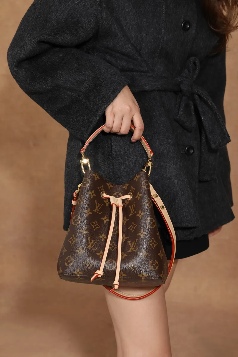 LV Néonoé BB Monogram 小水桶包包-M46581 6 LV Néonoé BB Monogram 小水桶包包-M46581