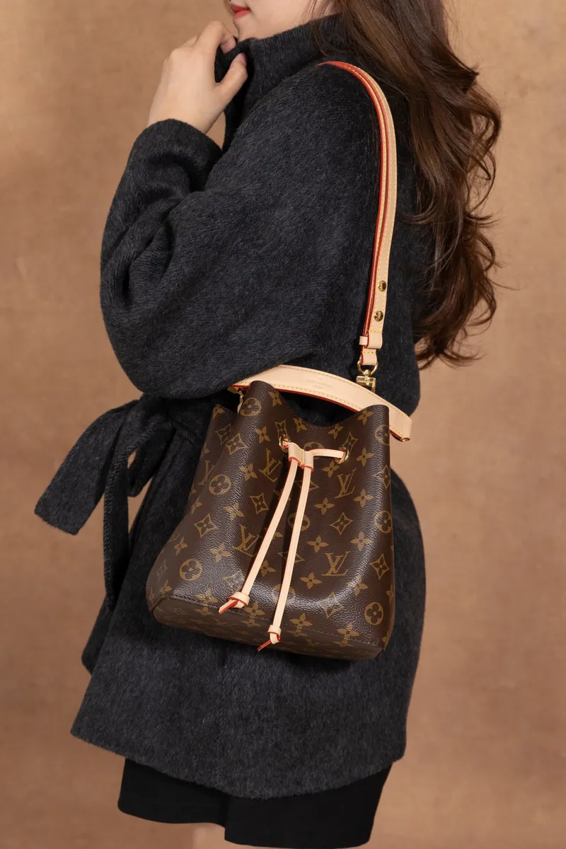 LV Néonoé BB Monogram 小水桶包包-M46581 5 LV Néonoé BB Monogram 小水桶包包-M46581