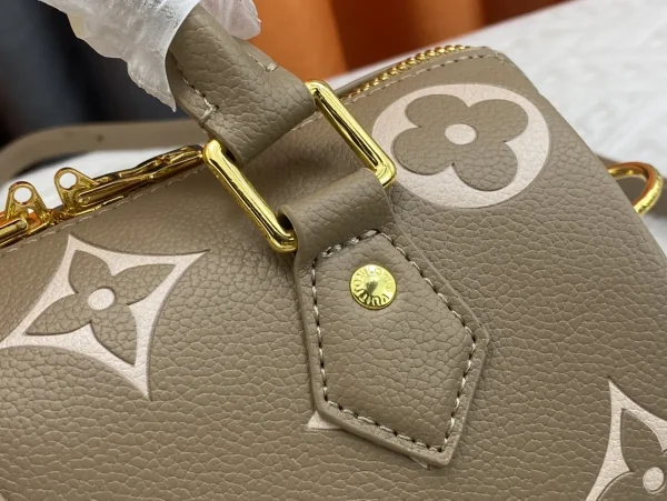 LV Speedy Bandoulière 20 Monogram 壓花EPI皮革 斜揹包-M46575：圖片 7