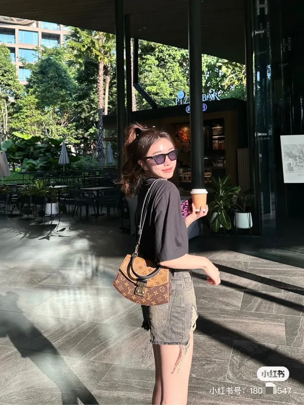 LV Tilsitt Monogram 月牙包包-M46548：圖片 8