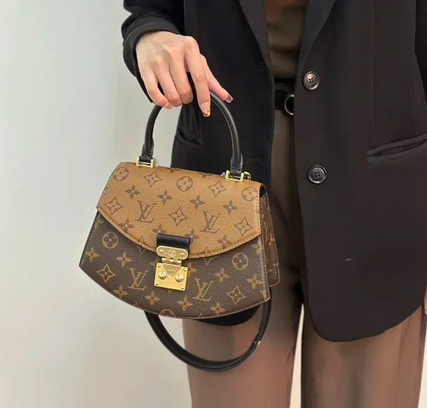 LV Tilsitt Monogram 月牙包包-M46548：圖片 5