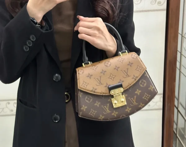 LV Tilsitt Monogram 月牙包包-M46548：圖片 3